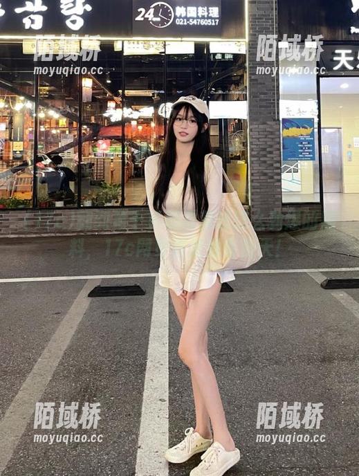 翻到第十页都没见过这么劲爆的黑料，17c网页真是别有洞天！