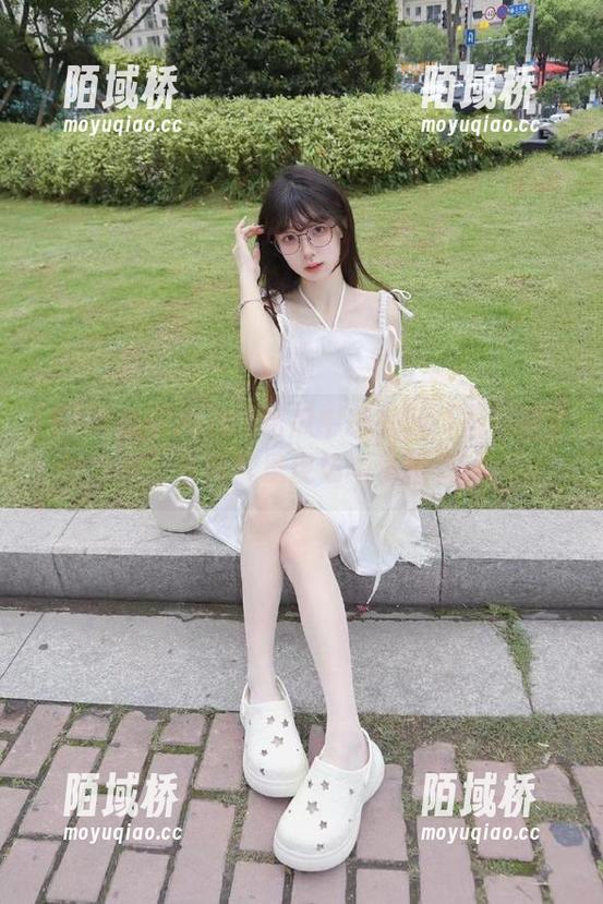 51吃瓜中心官网：当瓜遇上戏，生活就是现场版小剧场！