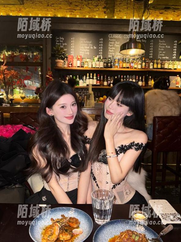 718sx娱乐官网：家里玻璃心太多，还是吃瓜才是正经事！