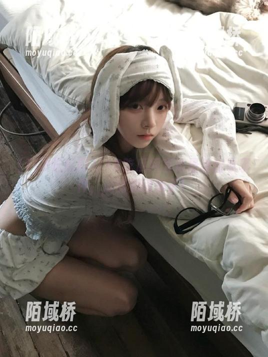 718吃瓜网直达最新出轨事件，瓜甜到喷鼻子！