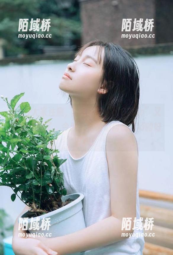 大家注意，ios版的“hl02.co”又在蹭热度了，今晚又是咱们围观瓜场的好时机！