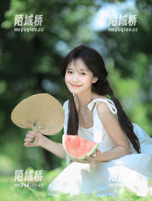 想知道谁是视频的主角吗？来www.吃瓜揭晓精彩瞬间！