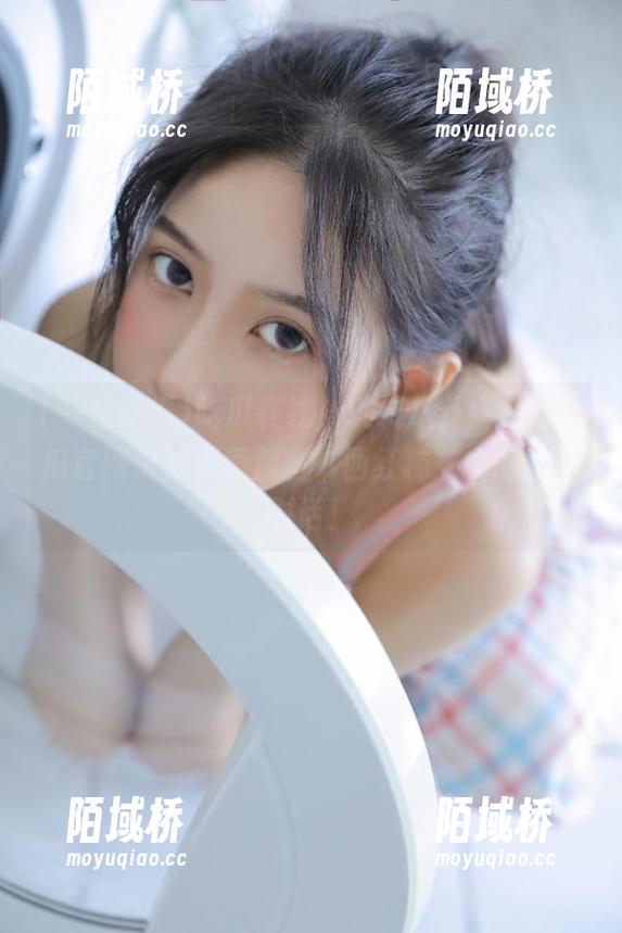 吃瓜在线，玩转八卦！一起吃瓜官网带你探索那些“西红柿”式的暗黑对话！