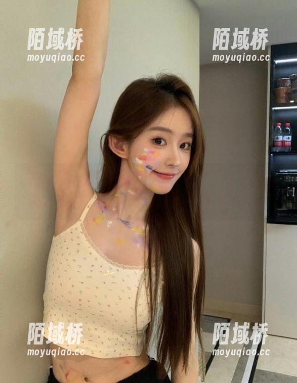 冲哥黑料精选：苹果版特供，黑料大门随时打开，不来看看吗？
