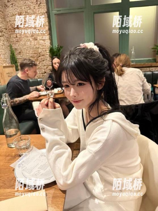 吃瓜不打烊166：我这黑料网背后竟藏着一米八的秘密app！