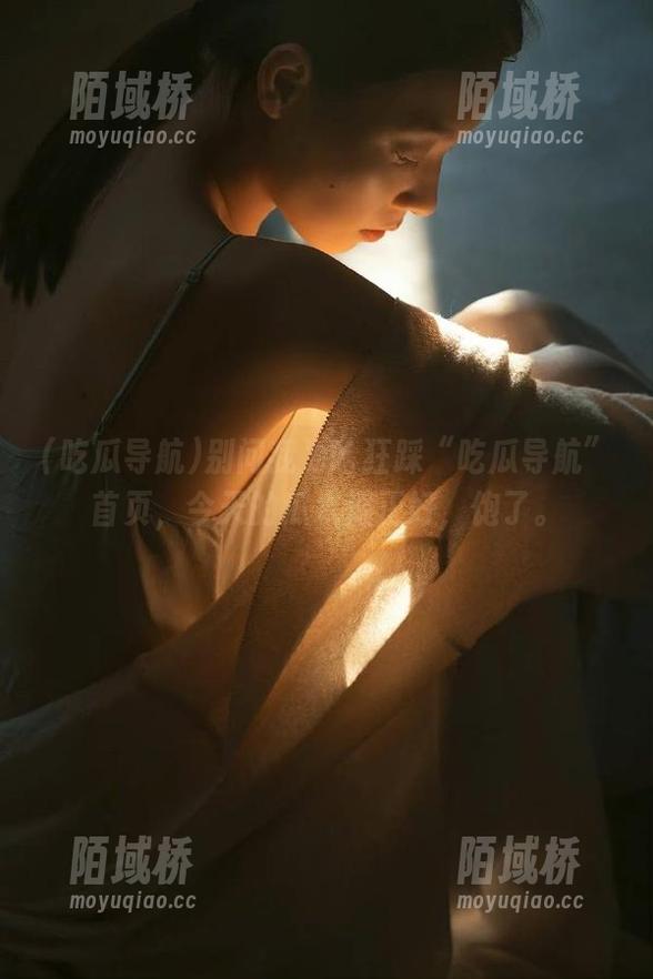 别问我为啥狂踩“吃瓜导航”首页，今天的瓜水温正好，饱了。