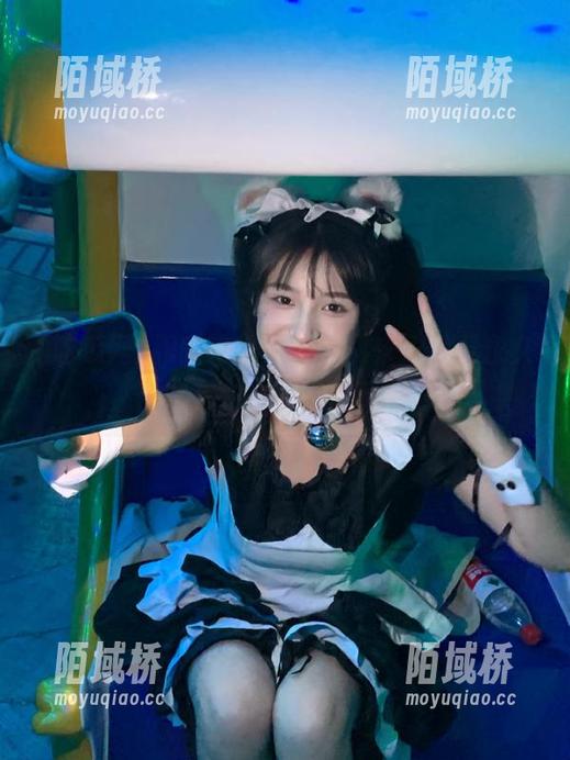 跟随吃瓜网，黑料来了就要永久保存，快乐要随时分享！