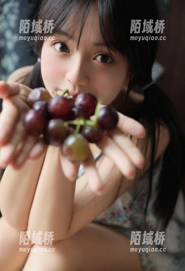 懒得追剧？打开吃瓜网app，在线看免费的瓜，瞬间快乐加倍！