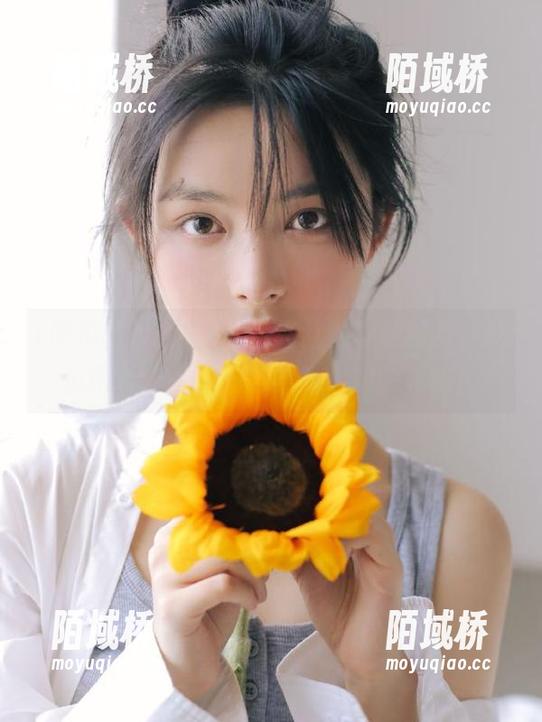 观看抖音网红的华丽转身，吃瓜网址告诉你一切不为人知的真相！