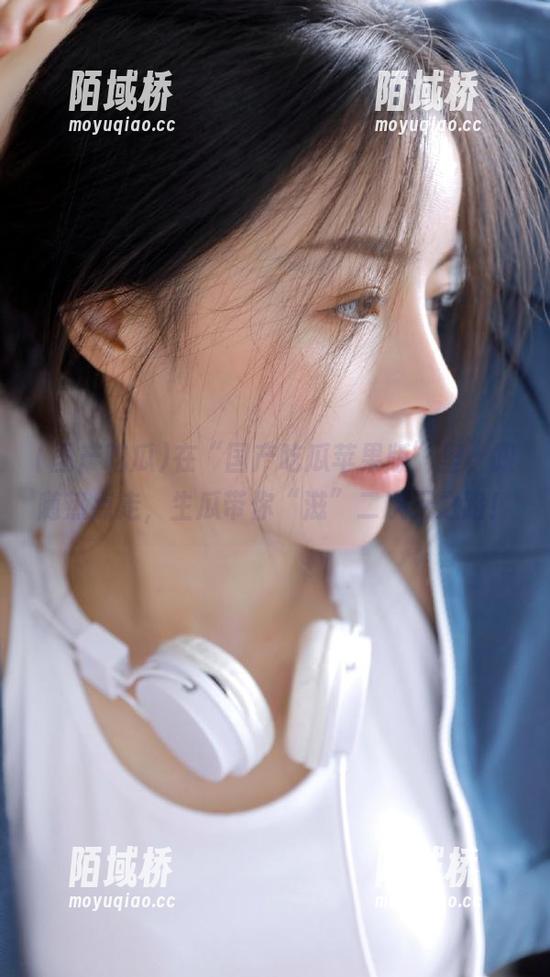 在“国产吃瓜苹果版”里，跟随热点走，生瓜带你“滋”二次元之路！