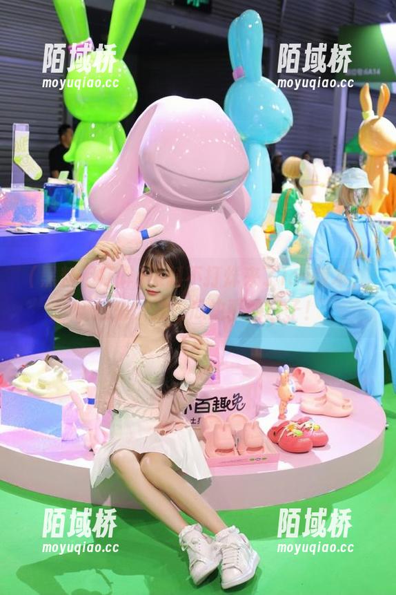 黑料不打烊来了ios版本，嗨起来，边吃瓜边聊的日子！