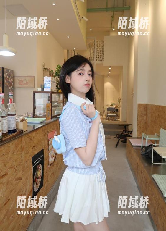 想知道最新尴尬八卦？下载黑料不打烊，保证有料！