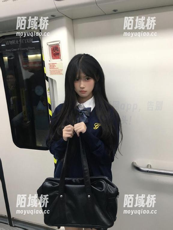 下载黑料吃瓜网app，告别无聊生活，八卦随时上头！