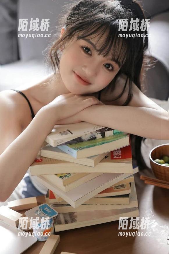 下载黑料吃瓜网，快来获取你的专属吃瓜线路，等着我来围观每一个八卦！