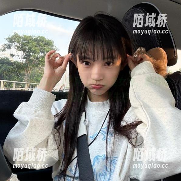 官网上的反差女神，黑料吃瓜网的诱惑让我失控