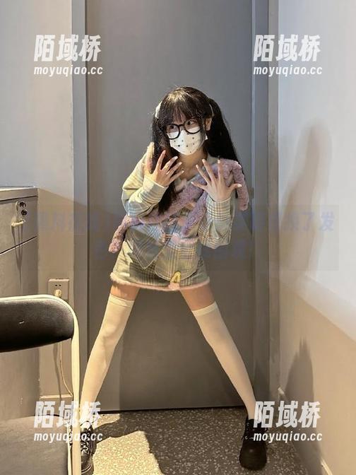 黑料在线：听说某明星换了发色？网址里全线围观！