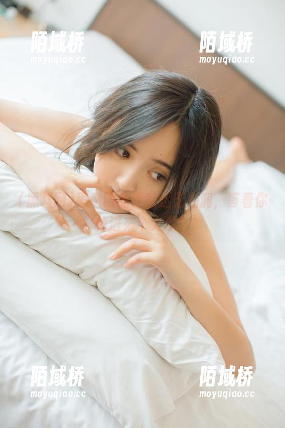 黑料网免费直达无底洞，等着你掉进来个大瓜！