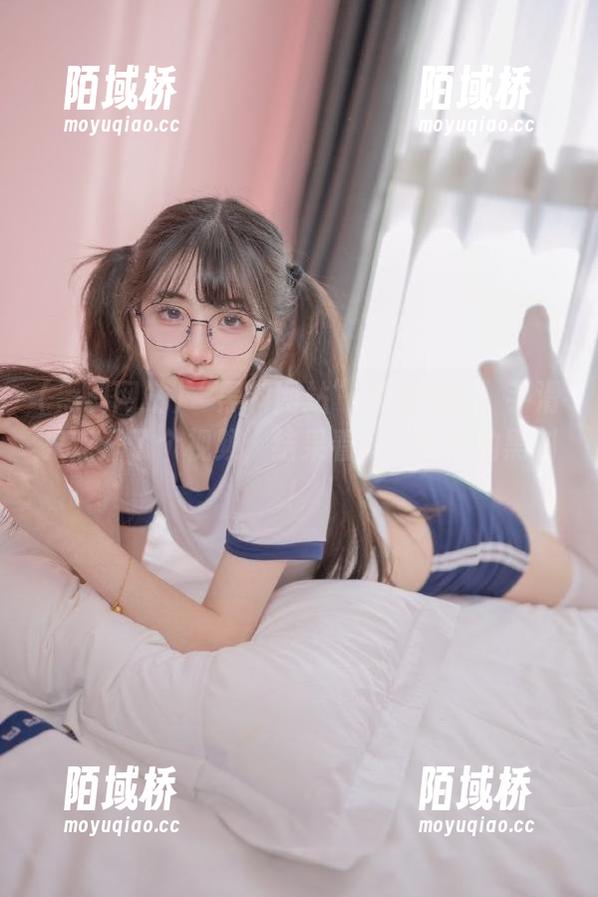 “黑料网站”深夜特供：手滑只点开了个视频，结果看了个天大的黑料！