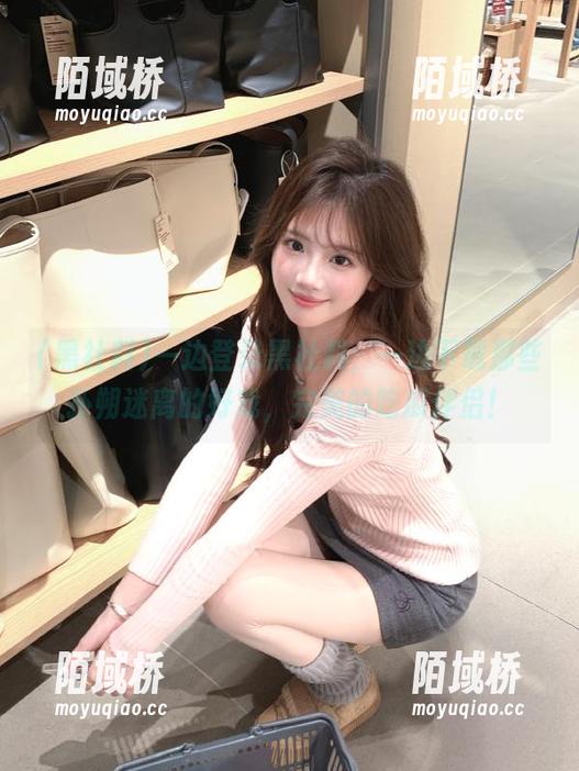 一边登录黑社料，一边下载那些扑朔迷离的好戏，完美的吃瓜伴侣！